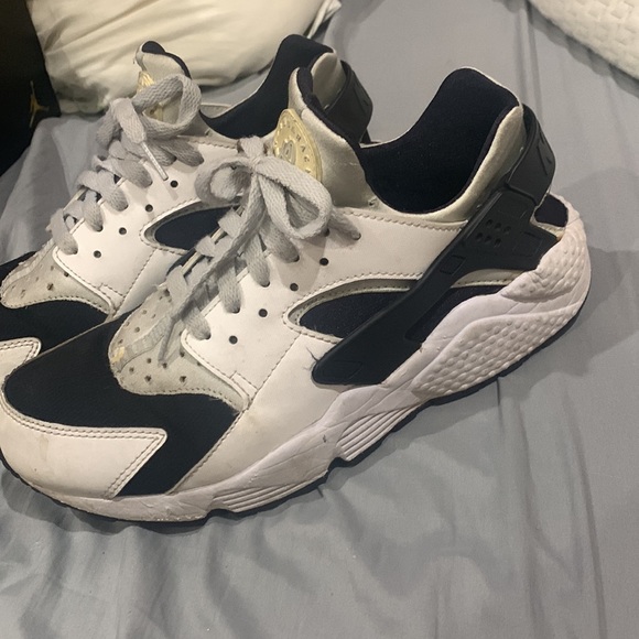 Used Nike Huraches - Picture 2 of 3